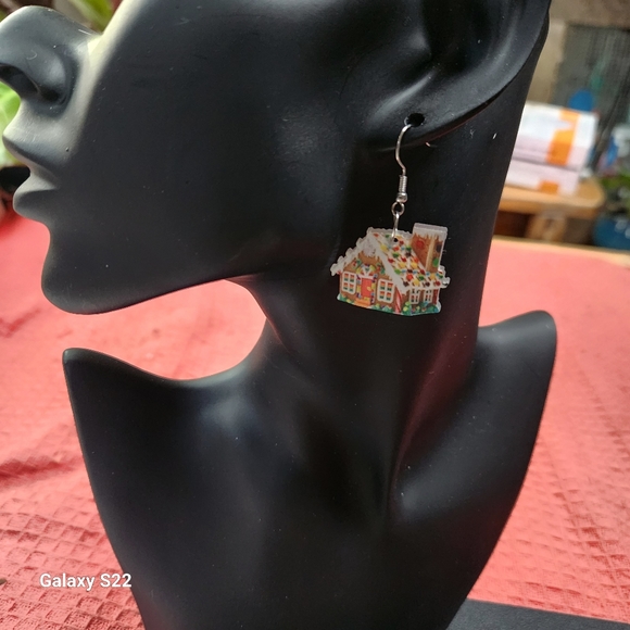 Gingerbread House Christmas Earrings Decorated House Holiday Earrings NWT - Picture 4 of 8